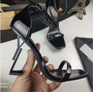 Classics Women shoes heels Sandals fashion Beach Thick bottom Dress Shoe Alphabet lady Sandal Leather High heel lides By