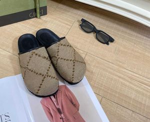 G Tasarımcı Sandalet Terlik Erkekleri Kadınlar Slaytlar At Başlığı Toka Modeli Modeli Modeli Baotou Semi-Slippers Kadınlar için dış flipflopta giymek için