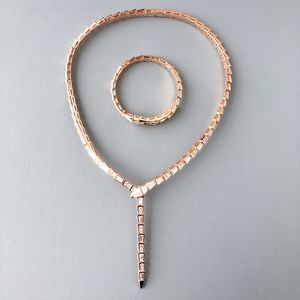 Coleção de designer estilo jantar gargantilha de pescoço de colar de colar cenários cenários de diamante Mãe de pérola banhada Rose Gold Snake Serpente Snakelike Jewelry Sets