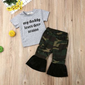 Kläderuppsättningar Småbarn Baby Girl Summer Clothes Set Casual Baby Girls Kort ärm Letter Mönster Solid Tops Tshirt Camo Flare Pants Outfits Z0321