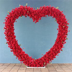 ترتيب زهرة على شكل قلب ريد روز لزفاف زفاف ثنائية الزفاف ديكور الزهور الاصطناعية القوس المقوسة مرحلة الدعائم