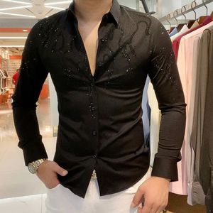 Mäns avslappnade skjortor Black Spring och Autumn Men's Long-Sleeved Shirt Korean Version Diamond Lapel Button Shirt Men's Clothing Hawaiian 230321