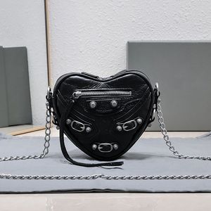 Le cagole heart mini bag pink arena leather aged-silver hardware chain strap shoulder bags women luxury designer zipped closure black red white crossbody new wallet