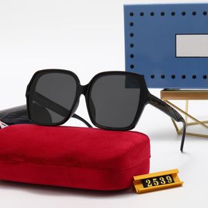 marca outlet mujer diseñador gafas de sol para hombres tonos moda Anti-UV Conducción unisex Summer Beach 1pcs gafas de sol de gran tamaño realidad sol fábrica de vidrio gafas