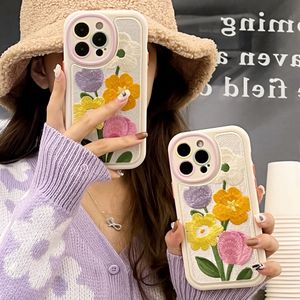 Söt plysch broderiblomma telefonfodral för iPhone 14 13 12 11 Pro Max 14Pro Protector Cover Colored Florals Soft Silicone Funda