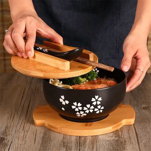 Dinnerware Defina a tigela de macarrão de arroz de estilo japonês com colher de tampa e pauzinho de mesa de cozinha de mesa de mesa de salada cerâmica Recipiente de comida 230320