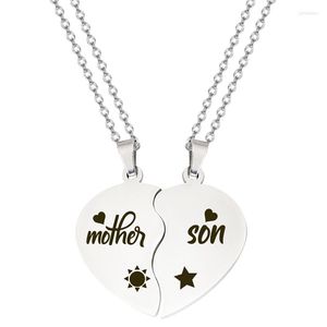 Kedjor 2 st i 1 färg Mama Mini Mother's Baby Day Love Titanium Steel Necklace Chain Torque Pendant