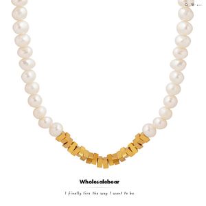 Unik design sötvatten pärlor små triangel pärlor halsband kvalitet 18k sol guld rostfritt stål smycken ingen blekning
