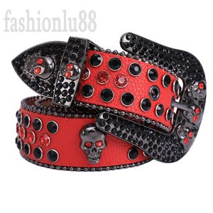 Erkekler için Retro Deri Kemerler Tasarımcı BB Kemeri Popüler Metal Pim Toka Ceinture Femme Jeans Dekoratif Kafatası Elmas Kadın Lüks Kemer Moda Popüler PJ024 C23