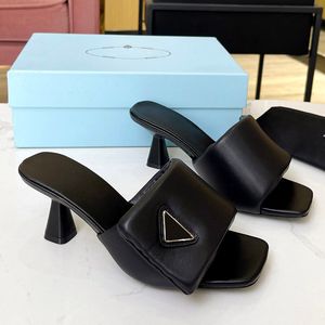 Kadın Terlik koyun derisi stiletto topuklu 6.5 cm sandalet kare baş retro siyah slayt tasarımcısı katır klasik fuşya yeşil flip flops parti için düğün ayakkabısı üzerinde kayma