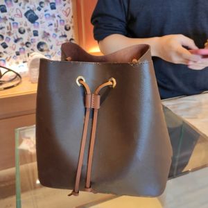 Luxurys tasarımcıları neonoe kova omuz çantaları çiçek çanta deri çantalar kadınlar tote marka mektubu crossbody çanta m44022 cowhide joker moda büyük kapasite çantası