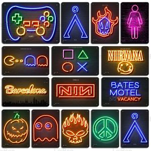 Zabawny metalowy znak blaszany vintage Neon Neon Pattern Game Retro Wall Sticker for Home Bar Club Room Man Cave Iron Plate 30x20cm W03