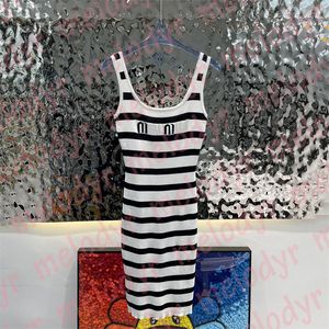 Vestido de diseñador de mujeres Summer Stripe Skirts Letter Tinting Mleeveless Vestidos casuales de tejido de punto