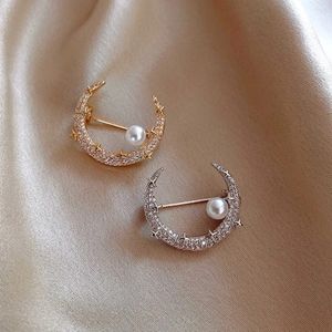 Cute Star Moon Brooches Crystal Fixed Strap Charm Safety Pin Brooch For Women Sweater Cardigan Clip Casual Party Jewelry Gift