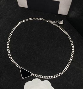 Hänge halsband designer örhängen halsband ringar för mode kärlek halsband klassisk triangel hänge lyx smycken party öron tappar med korrekta markeringar