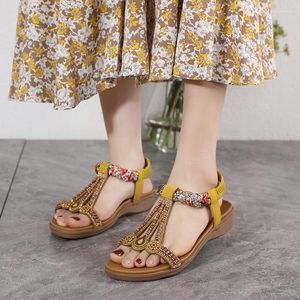 Sandaler Bohemian Ethnic Feng Shui Drill Flat Women's Heel Beach Plus-storlek 2023 Aprikosblommor