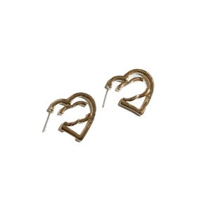 Tasarımcı Kalp Küpeler Kulak Saplama Tasarımcılar Marka 18k Mat Altın Kaplama Çift Harfli Moda Kadınlar Mizaç Küpe Düğün Jewerlry Klasik Stil