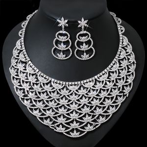 Luxus Flower Lab Diamant Schmuckset 14K Weißgold Eheringe Ohrringe Halskette für Frauen Braut Verlobungsschmuck Geschenk