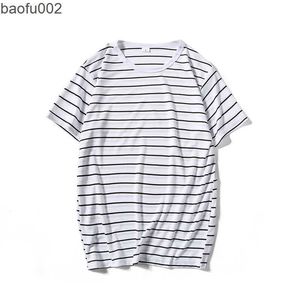 Męskie koszulki 2022 HARAJUKU Stripe T Shirt Men Casual Short Rleeve Tshirt Modna odzież Streetwear Black White Tops Tees O NECK HIP HOP TSHIRT MAS W0322