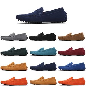 Högkvalitativa icke-varumärken män Casual Suede Shoe Mens Slip on Lazy Leather Shoe 38-45 Red Clear