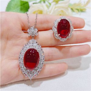 Flower Ruby Diamond Jewelry Set 925 Sterling Silver Wedding Rings Earrings Halsband för kvinnor Bridal Engagement Smycken