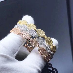 Pulseira de pulseiras de luxo principal para mulheres pulseira repleta de diamantes Três cores estão disponíveis sem caixa