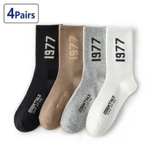 Meias de meias masculinas homens homens machucam e outono Hiphop Fashion Socks Personalidade Masculino 1977 anos Soques Esportes Skateboard Leisure Sock 230322