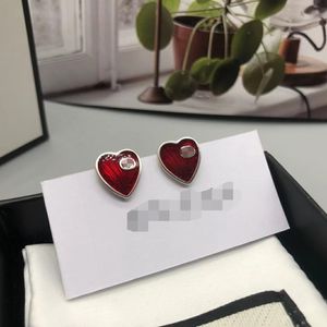 En kaliteli klasik stil kadın kalp saplamaları sevimli boyut lüks mektup paslanmaz çelik küpeler düğün parti hediyeleri toptan ge-0184
