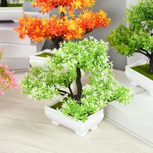 Dekoratif çiçekler 1pcs yapay bitki bonsai plastik mini sahte ağaç ev dekorasyon düğün partisi saksı masaüstü süs