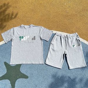 Trapstar top bordado 2023 novo manga curta masculina Conjunto de manga respirável Rápula de seca rápida T-shirt Summer Summer praia correr asda George Clothing