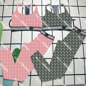 Tute senza maniche Abbigliamento da palestra Set da due pezzi Stampa di design Reggiseno da yoga Leggings da corsa traspiranti per esterni Canotte da lettera