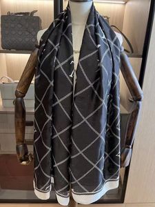 2023 Модельер -дизайнер шарф пашмина осень и зимний бренд шелк женский шарфы вневременные классические супер длинные платцы Poncho мягкие обертки