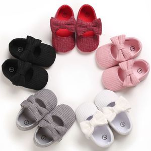 First Walkers Baby Girls Cotton Shoes Retro Spring Autumn Toddlers Prewalkers Spädbarn Mjuk botten 018m 230322