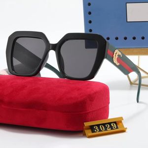 бренд дизайнер дизайнер солнцезащитные очки Оригинальные классические солнцезащитные очки для мужчин Женщины Cat Eye Anti-UV Polarized Lines езды на моде Retro Sun Стеклянная фабрика очки