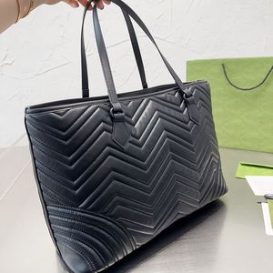 Handväskor axel tygväska plånböcker quiltade svart kalvskinn läderkedja damer stor designer kontorsstil kvinna väskor 36 cm