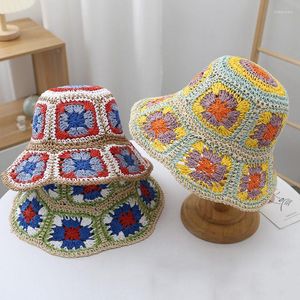 Boinas Japão Korea Crochet Beach Straw Hat for Women Summer Flowers Tarde de fora do lado de sol do sol respirável Chapéus de balde