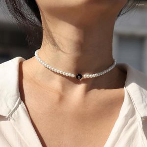 Collares colgantes 2023 Fashion A-Z Carta inicial Collar Mujeres Hechas a mano 4 mm Pearls For Jewelry Gift