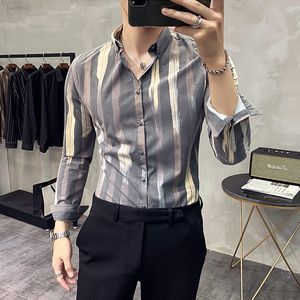 Camicie casual maschile camisas de hombre manga larga gradiente a strisce maglie a strisce camicie casual camicie a maniche lunghe coreane uomini 230322