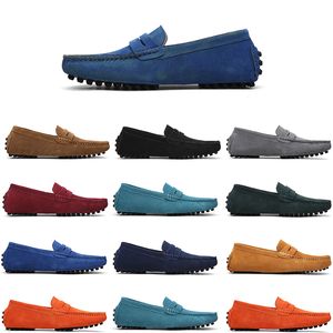Yüksek kaliteli markasız erkekler rahat süet ayakkabı erkekleri tembel deri ayakkabı üzerinde kayar 38-45 Özelleştir