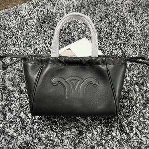 Tasarımcı Kadın Çanta Tote Crossbody Bag İnek Deri Moda 2023 Omuz Çantası Lüks Marka Yüksek Kalite Sıradan Mini Alışveriş Çantası