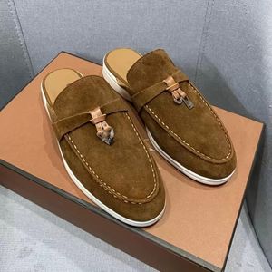 Loro Klavier Luxus bester Qualität Zauberer Modelschuhe Gehen Sie Slipper hochqualitativ hochwertige Frauen lässige Plattform -Pantoffeln Klassische Wildleder -Wanderflats Maultiere mit Buck