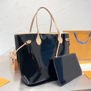 Büyük alışveriş çantası çanta çanta çantaları Patent deri moda mektupları fermuarlı cep altın donanımı kadınlar seyahat omuz çantası 32cm