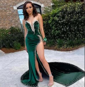 2023 Stunning Mermaid Prom Dresses Beaded Plunging Neck Side Split Velvet Rhinestones Stunning Gowns Sweep Train Plus Size Formal Wear BC14769 A0322