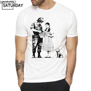 Erkek Tişörtler Banksy Tasarım Baskı Erkekler T-Shirts 2023 Yaz Günlük Anime Tee File Unisex Giysileri W0322