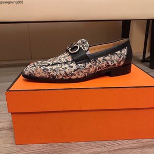 2023 Men Sliplel Slip-On Shop-On Loaffers Brand Brand Business Dress Shoes Mens Prom Partemo Casamento Sapatos planos Tamanho 38-45 MKJKM GM3000001