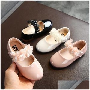 Sneakers Baby Girl Skórzowe buty Dzieci Kwiat księżniczki Dress z perłami Słodka miękka elegancka na imprezę 22 31 220525 D DHM2O