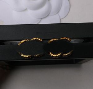 Marca de luxo folheada a ouro 18K Brinco de designer com letras geométricas famosas Brinco de prata 925 com cristal de strass Joias para festa de casamento
