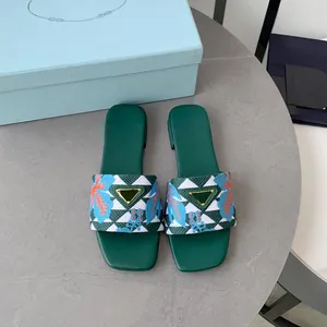 Triangolo Ibiscus pantofola piatta di lusso sandali slip on in tessuto scarpe open toe ricamate floreali designer di lusso per donne appartamenti per le vacanze sandali fabbrica calzature