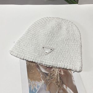 2023 Fisherman Hat Hat Luxo Designer de feijão de inverno Homens e mulheres Design de moda Cap bico de outono Cap alfabeto Jacquard Unisgen Capinha de crânio