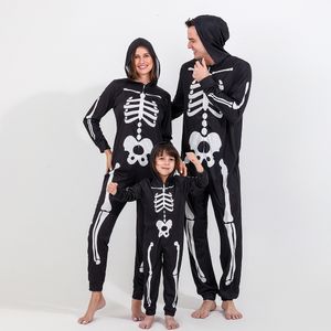Familjsmatchande kläder Halloween Scary Skeleton Costume för vuxna barn Horror Skull Jumpsuit Carnival Party Hodded Parent Child Pyjama 230323